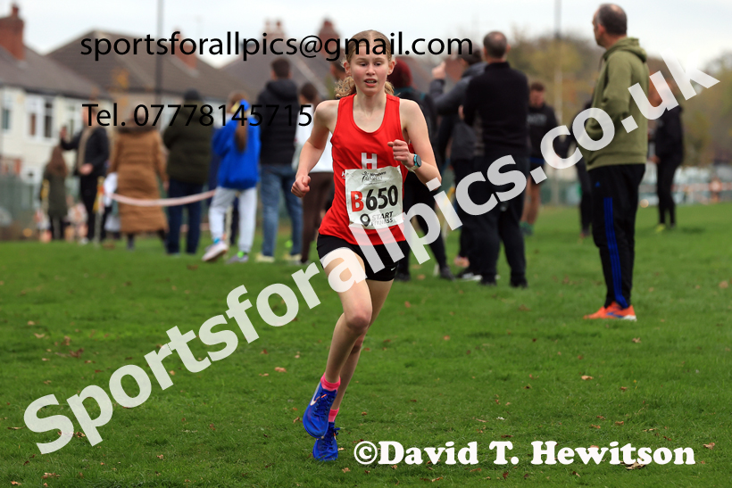 Girls Under-15s relay, 2025 Northern Cross Country Relays, Graves Park, Sheffield. Photo: David T. Hewitson/Sports for All Pics